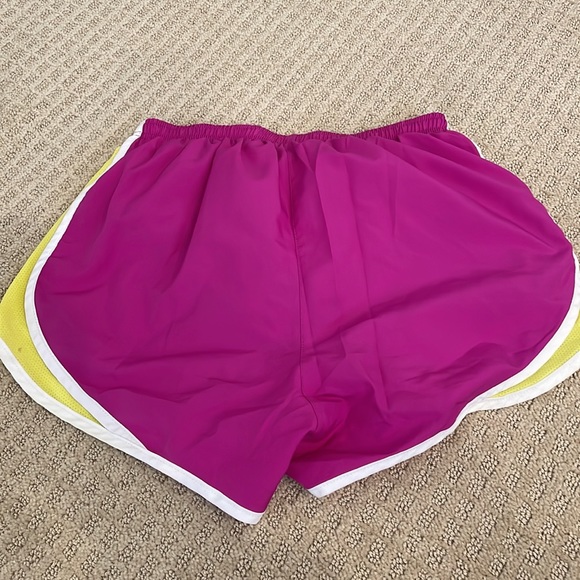 Nike running shorts - Picture 2 of 2
